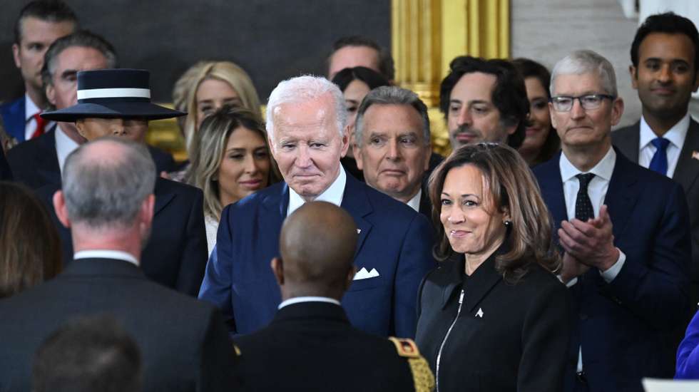 epa11840026 US President Joe Biden and Vice President Kamala Harris arrive for the inauguration ceremony before Donald Trump is sworn in as the 47th US President in the US Capitol Rotunda in Washington, DC, USA, 20 January 2025.  EPA/SAUL LOEB / POOL
