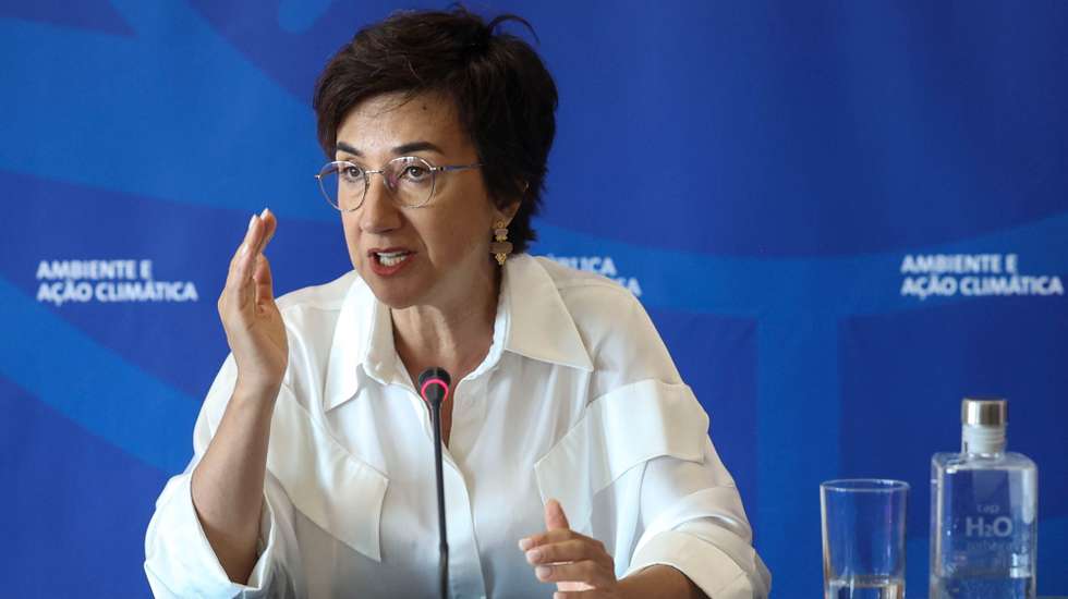 A ministra da Agricultura e da Alimentação, Maria do Céu Antunes, na conferência de imprensa no final da reunião da Comissão Permanente de Prevenção, Monitorização e Acompanhamento dos Efeitos da Seca, no Ministério do Ambiente, em Lisboa, 25 de agosto de 2023. MANUEL DE ALMEIDA/LUSA