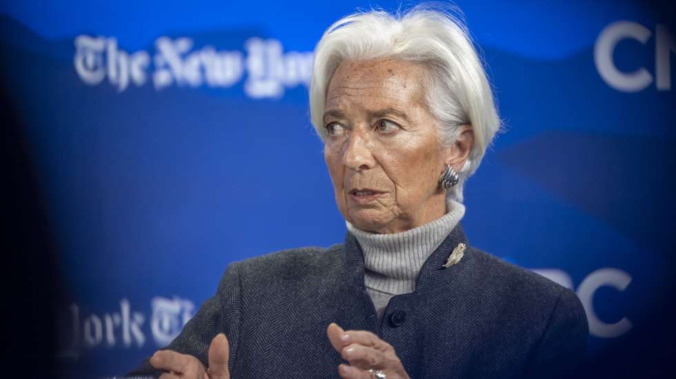 epa12666583 European Central Bank (ECB) President Christine Lagarde speaks during a panel discussion during the 56th annual meeting of the World Economic Forum (WEF) in Davos, Switzerland, 21 January 2026. The meeting under the topic 'A Spirit of Dialogue' brings together entrepreneurs, scientists, corporate and political leaders in Davos and takes place from 19 to 23 January in Davos.  EPA/GIAN EHRENZELLER