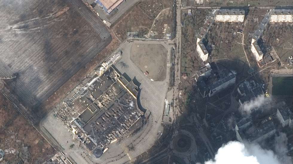 epa09813089 A handout satellite image made available by Maxar Technologies shows destroyed portcity mall in western Mariupol, Ukraine, 09 March 2022. Extensive damage is noted to the civilian infrastructure in and around the city, including residential homes, high-rise apartment buildings, grocery stores and shopping centers, Maxar says.  EPA/MAXAR TECHNOLOGIES HANDOUT -- MANDATORY CREDIT: SATELLITE IMAGE 2022 MAXAR TECHNOLOGIES -- THE WATERMARK MAY NOT BE REMOVED/CROPPED -- HANDOUT EDITORIAL USE ONLY/NO SALES