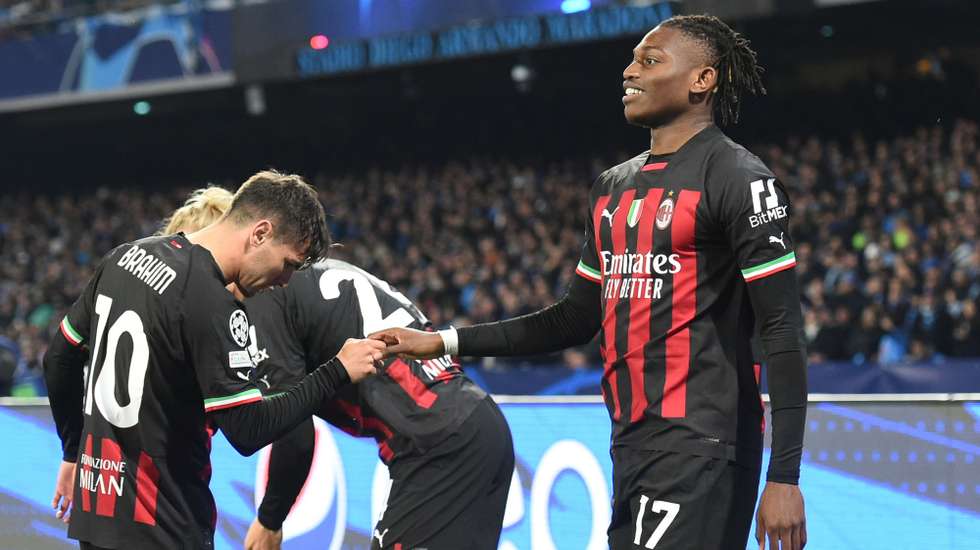 Rafael Leão ganhou uma grande penalidade (falta de Mário Rui, que saiu lesionado) que Giroud falhou mas teve depois uma jogada fantástica para o golo do avançado francês