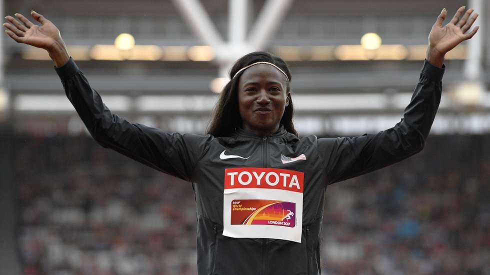 epa06130368 Gold medalist Tori Bowie of the USA reacts during the awarding ceremony of the women's 100m at the London 2017 IAAF World Championships in London, Britain, 07 August 2017.  EPA/FACUNDO ARRIZABALAGA