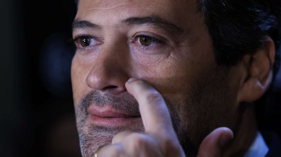 O candidato à Presidência da República André Ventura participa na 9. ª Conferência anual do ECO - jornal económico digital, que pretende promover uma reflexão sobre o futuro económico de Portugal até 2030, Serralves, Porto 7 de novembro de 2025. JOSÉ COELHO/LUSA