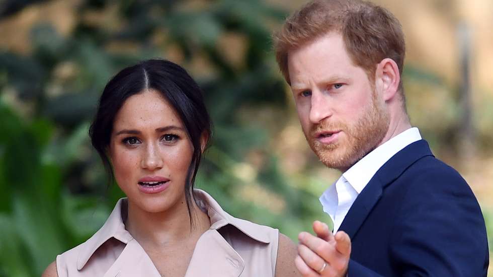 epa09055932 (FILE) - Britain's Prince Harry, Duke of Sussex (R) and his wife Meghan, Duchess of Sussex attend a creative industries and business reception at the High Commissioner's residence in Johannesburg, South Africa, 02 October 2019 (reissued 06 March 2021). US channel CBS will air an interview with Britain's Harry and Meghan, Duke and Duchess of Sussex on Sunday, 07 March.  EPA/FACUNDO ARRIZABALAGA *** Local Caption *** 56058870
