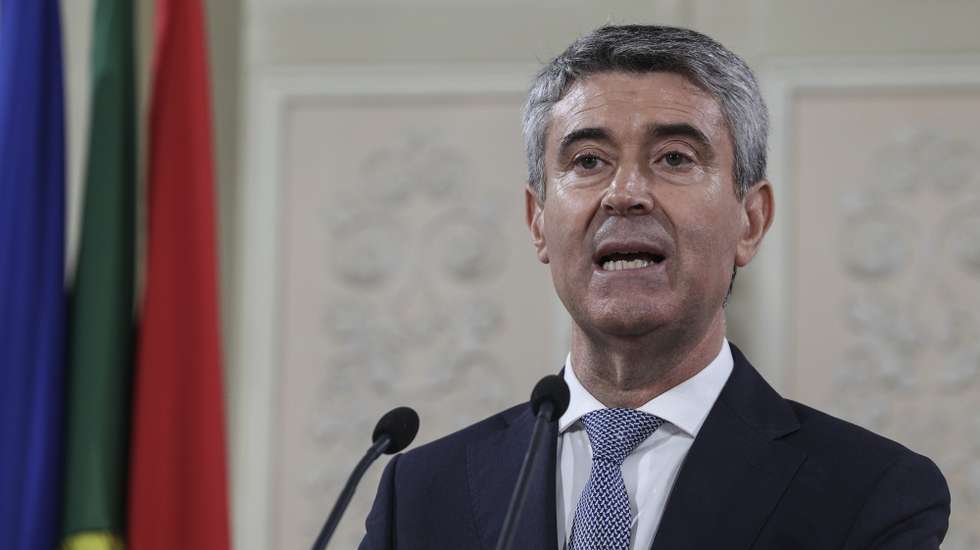 The new secretary-general of the Socialist Party (PS), Jose Luis Carneiro, delivers his victory speech at the PS elections this afternoon at the party's headquarters in Lisbon, Portugal, 28 June 2025. MIGUEL A. LOPES/LUSA