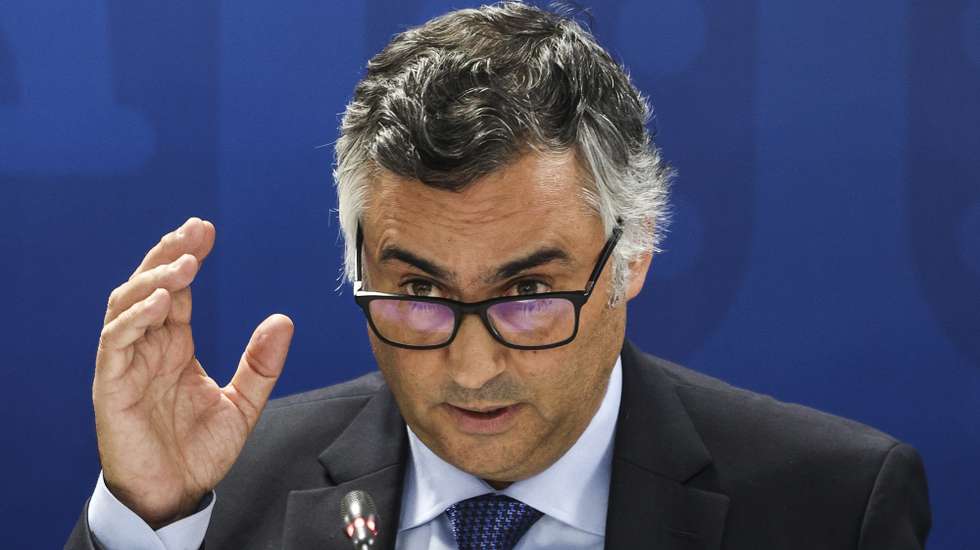O ministro da Educação, Ciência e Inovação, Fernando Alexandre, em conferência de imprensa sobre as medidas aprovadas na reunião do Conselho de Ministros de quinta-feira em matéria de Educação, Ensino Superior, Ciência e Inovação, na sede do Ministério, em Lisboa, 05 de setembro de 2025. TIAGO PETINGA/LUSA