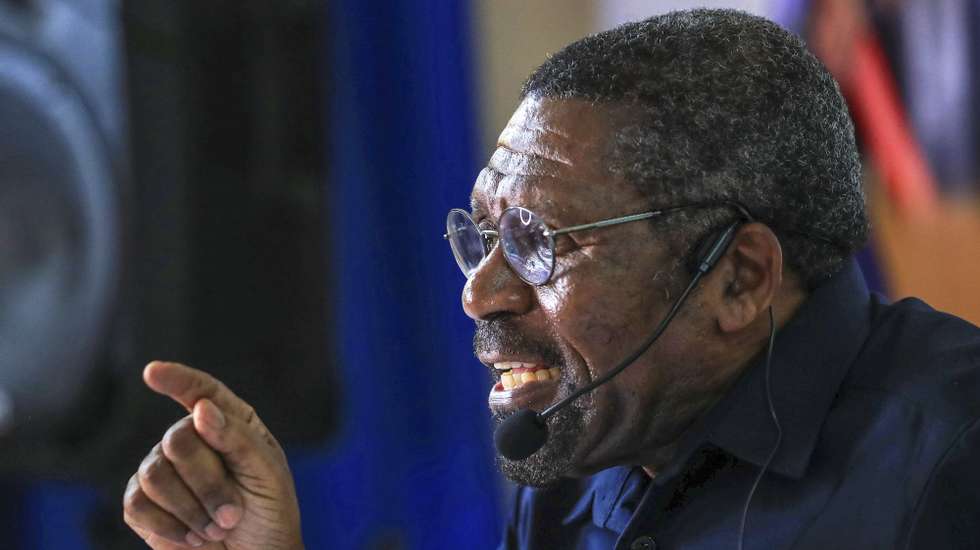 O ex-presidente da UNITA, Isaías Samakuva, durante entrevista à agência Lusa, em Luanda, Angola, 17 de setembro de 2025. (ACOMPANHA TEXTO DA LUSA DO DIA 21 SETEMBRO 2025)