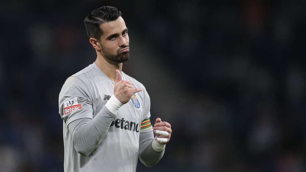 FC Porto’s goalkeeper Diogo Costa reacts in the end of the Portuguese First League soccer match with Nacional held at Dragao Stadium in Porto, Portugal, 13th September 2025. MANUEL FERNANDO ARAUJO/LUSA