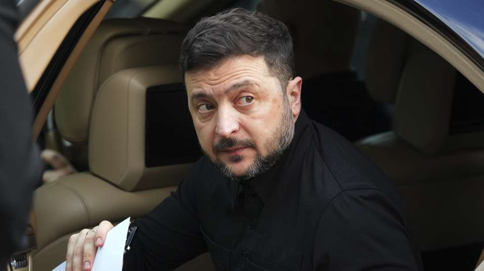 epa12633891 Ukraine's President Volodymyr Zelensky visits the presidential palace in Nicosia, Cyprus, 07 January 2026. President Zelensky's visit to Nicosia coincides with the official ceremony marking the commencement of Cyprus's term of the EU Council presidency.  EPA/PETROS KARADJIAS / POOL