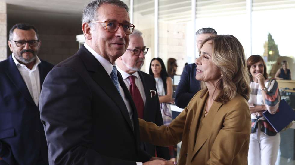 O Presidente da República, António José Seguro, conversa com a ministra da Saúde, Ana Paula Martins, durante a 14.ª Conferência Sustentabilidade em Saúde realizada no Centro Cultural de Belém em Lisboa, 27 de maio de 2026. ANTÓNIO COTRIM/LUSA