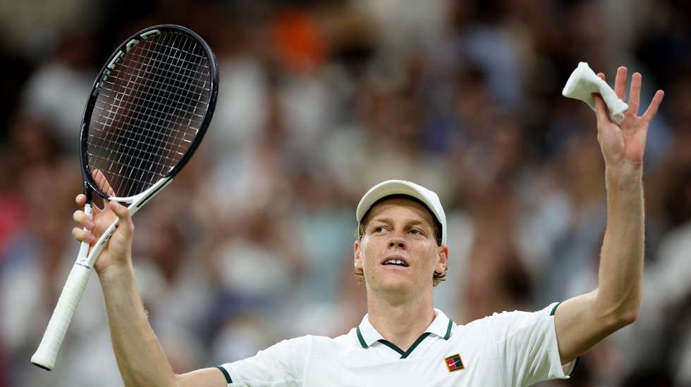 epa13089844 Jannik Sinner of Italy celebrates winning his Men's Singles fourth round match against Shintaro Mochizuki of Japan at the Wimbledon Championships in London, Britain, 05 July 2026.  EPA/ADAM VAUGHAN