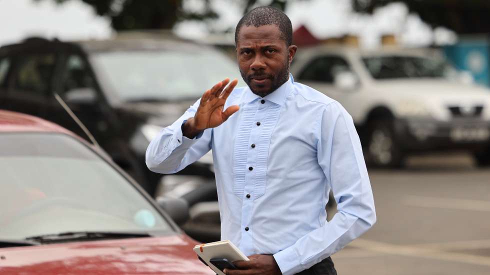 O candidato à presidencia de São Tomé e Príncipe Miques João, momentos antes de entrar na sede da ONU no país, para denunciar que é alvo de ameaças e que teme pela segurança da sua família, São Tomé, 16 de julho de 2026. Esta é a segunda vez que se desloca à Organização das Nações Unidas (ONU) esta semana pelo mesmo motivo, tendo anunciado a suspensão da campanha eleitoral. (ACOMPANHA TEXTO). NUNO VEIGA/LUSA