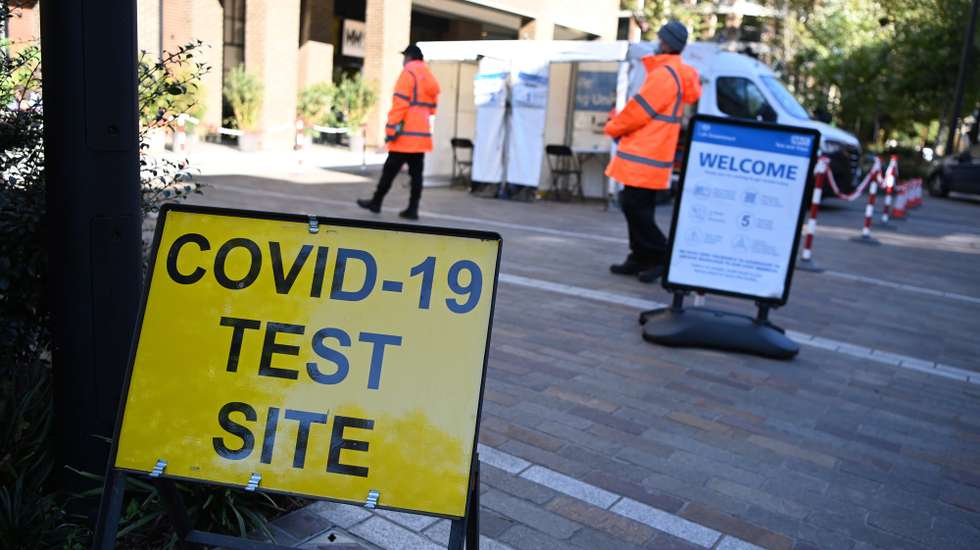 Centro de testes PCR à Covid-19 em Londres, Reino Unido.