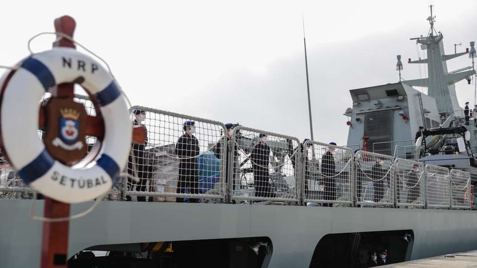 O Navio Patrulha Oceânico "Setúbal" inicia uma missão no âmbito da cooperação no domínio da defesa, diplomacia naval e apoio à política externa do Estado, inserida na iniciativa Mar Aberto 2021, tendo partido a 01 de março da base naval do Alfeite em Almada. TIAGO PETINGA/LUSA