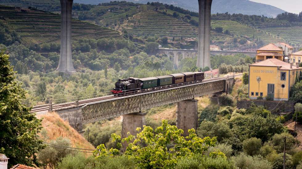 O projeto de eletrificação do troço Marco Canaveses — Peso da Régua vai estender-se entre os quilómetros 60 a 107 da Linha Ferroviária do Douro
