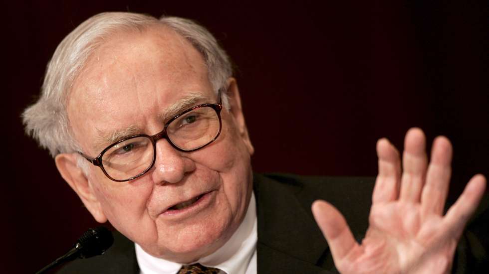 epa08398517 (FILE) - Warren Buffett, chairman and CEO of Berkshire Hathaway, testifying about the estate tax, often called the death tax, during a Senate Finance Committee hearing on Capitol Hill in Washington DC, USA, 14 November 2007 (reissued 03 May 2020). Berkshire Hathaway Chairman Warren Buffet on 02 May said his conglomerate Berkshire Hathaway had sold the entire stakes in the four biggest US airlines.  EPA/MATTHEW CAVANAUGH