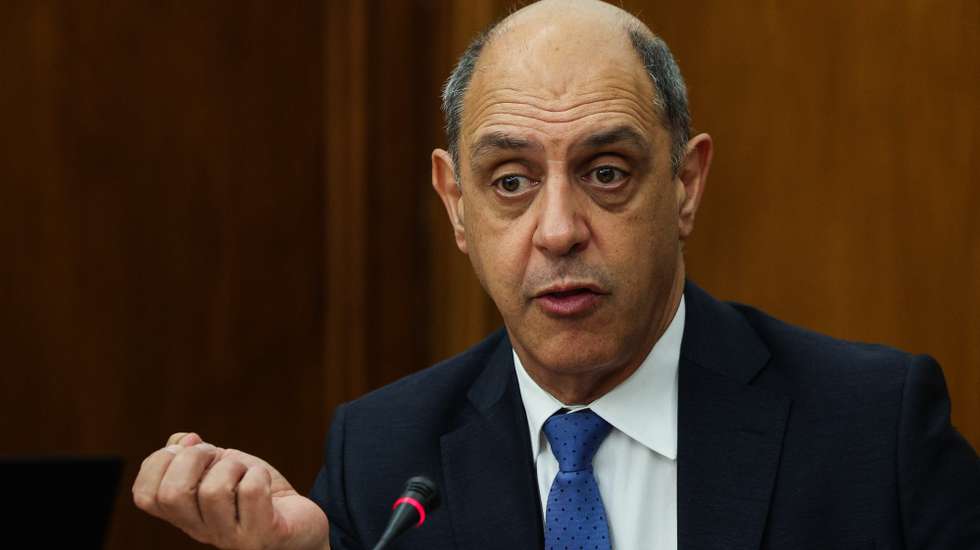 O ministro da Saúde, Manuel Pizarro, intervém durante a sua audiência perante a Comissão de Saúde na Assembleia da República, em Lisboa, 28 de junho de 2023. TIAGO PETINGA/LUSA