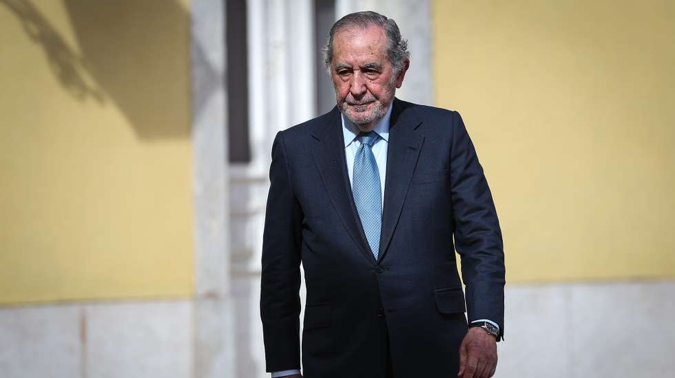 O antigo Presidente da República, António Ramalho Eanes, à chegada para participar na reunião do Conselho de Estado, sobre o tema com “Fundos Europeus em Portugal”, no Palácio da Cidadela, em Cascais, 29 de março de 2023. RODRIGO ANTUNES/LUSA