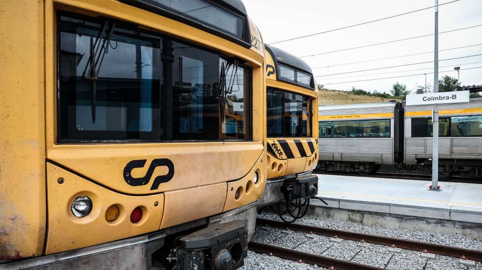 Na estação da CP de Coimbra-B não circulam comboios e as bilheteiras estão encerradas devido à greve dos trabalhadores da CP convocada pelo Sindicato Ferroviário da Revisão Comercial Itinerante (SFRCI), em Coimbra, 8 de maio de 2025. PAULO NOVAIS/LUS