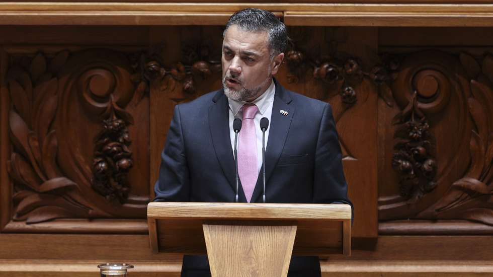 O deputado do Chega Rui Paulo Sousa intervém na sessão plenária de apresentação do Programa do XXV Governo Constitucional, na Assembleia da República, em Lisboa, 17 de junho de 2025. MIGUEL A. LOPES/LUSA
