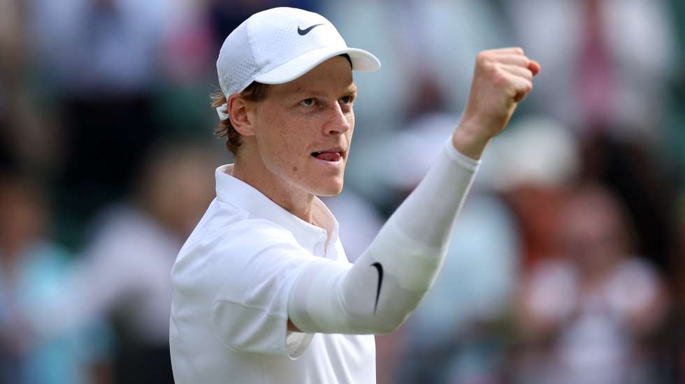 epa12227485 Jannik Sinner of Italy celebrates winning his Men's Singles quarter-finals match against Ben Shelton of the USA at the Wimbledon Championships, Wimbledon, Britain, 09 July 2025.  EPA/ADAM VAUGHAN  EDITORIAL USE ONLY
