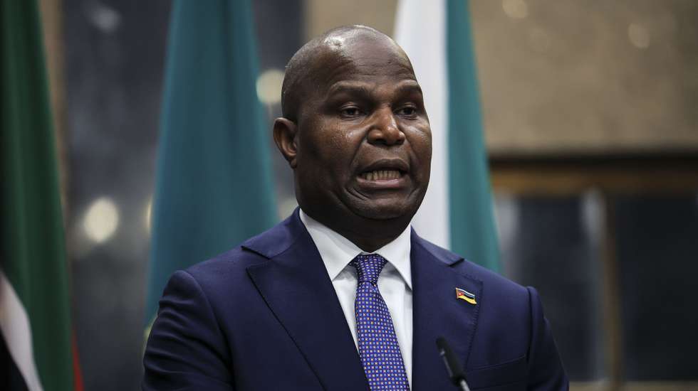 Mozambique´s President Daniel Chapo speaks during the welcome ceremony to the VI Portugal-Mozambique Bilateral Summit under the slogan “Portugal-Mozambique: partnership and prosperity” in Porto, Portugal, 09 December 2025. ESTELA SILVA/LUSA