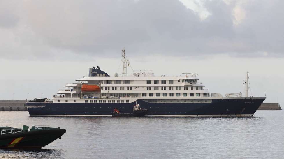 epa12944933 The Dutch-flagged vessel MV Hondius, affected by a hantavirus outbreak during its voyage across the South Atlantic, arrives at the port of Granadilla de Abona, Spain, 10 May 2026, to anchor and disembark its passengers. According to the World Health Organization, eight cases of hantavirus, including three deaths, have been reported on the cruise ship.  EPA/Miguel Barreo