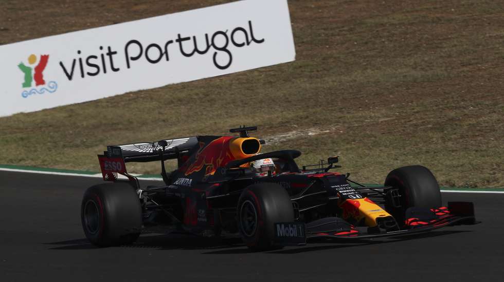 epa08769857 Dutch Formula One driver Max Verstappen of Aston Martin Red Bull Racing in action during the third practice session of the Formula One Grand Prix of Portugal at the Autodromo Internacional do Algarve near Portimao, Portugal, 24 October 2020. The Formula One Grand Prix of Portugal takes place 25 October 2020.  EPA/Jose Sena Goulao / POOL