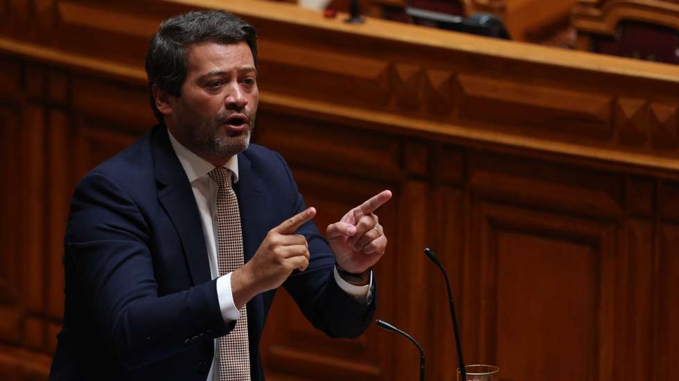 O deputado e líder do Chega, André Ventura, intervém no debate de reapreciação do Decreto da Assembleia da República n.º 43/XV/1.ª: que Regula as condições em que a morte medicamente assistida (eutanásia) não é punível e altera o Código Penal, na Assembleia da República, em Lisboa, 12 de maio de 2023. TIAGO PETINGA/LUSA