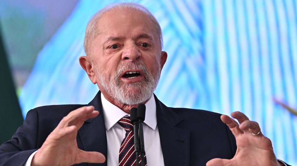 epa11662659 Brazilian President Luiz Inacio Lula da Silva speaks during the World Food Day ceremony at the Palacio do Planalto in Brasilia, Brazil, 16 October 2024. President Lula da Silva stated that &#039;nothing explains&#039; that 733 million people in the world &#039;go to sleep every day without eating&#039; and urged the international community to join the Alliance Against Hunger and Poverty.  EPA/ANDRE BORGES