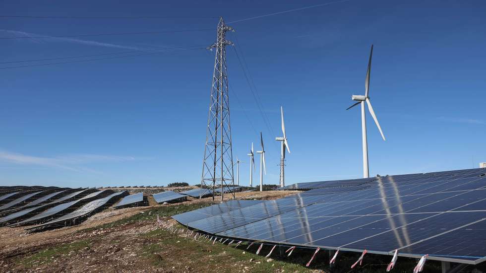 Aspetos do projeto híbrido EDP Renováveis no Monte de Vez durante uma visita/inauguração, Penela,19 de fevereiro de 2024. Trata-se de um projeto híbrido de energias renováveis – que combina energia eólica com solar. PAULO NOVAIS/LUSA