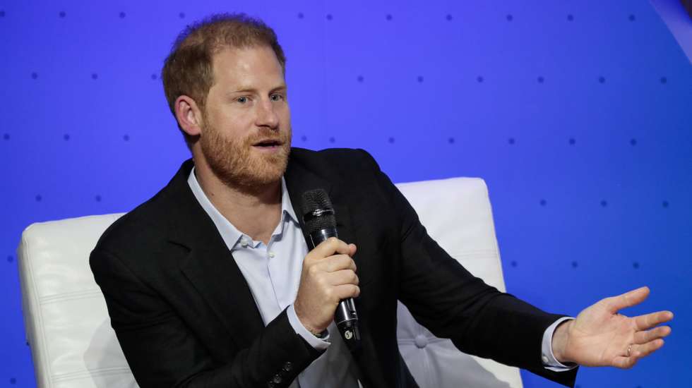epa11550819 Britain's Prince Harry speaks during the 'Responsible Digital Future' forum at EAN University in Bogota, Colombia, 15 August 2024. The Duke and Duchess of Sussex began a four-day visit to Colombia, where they will tour different parts of the country, learn about its culture and rich biodiversity, and address current issues such as cyberbullying and online violence in schools and forums.  EPA/Carlos Ortega