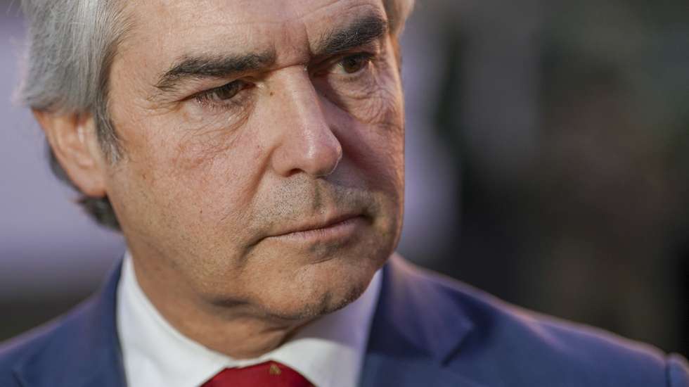 O ministro da Defesa Nacional, Nuno Melo, preside à sessão de abertura da edição de 2025 do Dia da Defesa Nacional no Regimento de Cavalaria n.º 6 em Braga, 13 de janeiro de 2025. HUGO DELGADO/LUSA