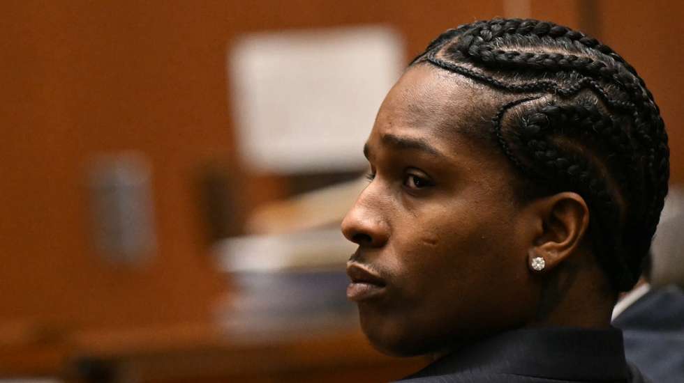 epa11897037 Rakim Mayers, aka A$AP Rocky, listens during closing arguments in the felony assault trial against him at the Clara Shortridge Foltz Criminal Justice Center in Los Angeles, California, USA, 14 February 2025.  EPA/PATRICK T. FALLON  / POOL