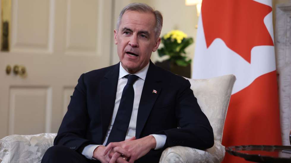 epa11970556 The new Prime Minister of Canada, Mark Carney, meets with British Prime Minister Keir Starmer (not pictured) at 10 Downing Street in London, Britain, 17 March 2025.  EPA/NEIL HALL / POOL
