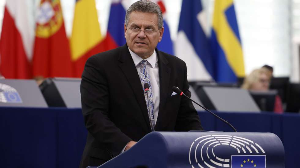 epa12226807 European Commissioner for Trade and Economic Security and for Interinstitutional Relations and Transparency Maros Sefcovic delivers a speech during debates on 'EU-US trade negotiations' during a session of the European Parliament in Strasbourg, France, 09 July 2025.  EPA/GUILLAUME HORCAJUELO