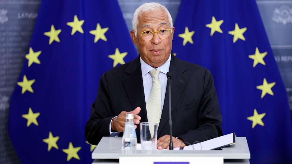 epa13193162 President of the European Council Antonio Costa attends a joint press conference with the Latvian prime minister after their meeting in Riga, Latvia, 26 August 2026. Antonio Costa is visiting EU leaders in their capitals on his annual 'Tour des Capitales.'  EPA/TOMS KALNINS