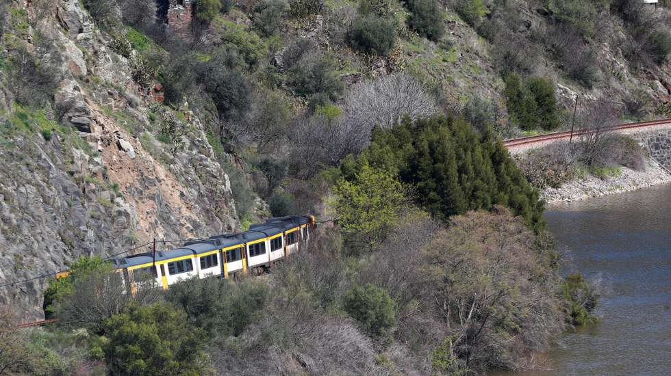A eletrificação da Linha do Douro está atualmente concluída até Marco de Canaveses