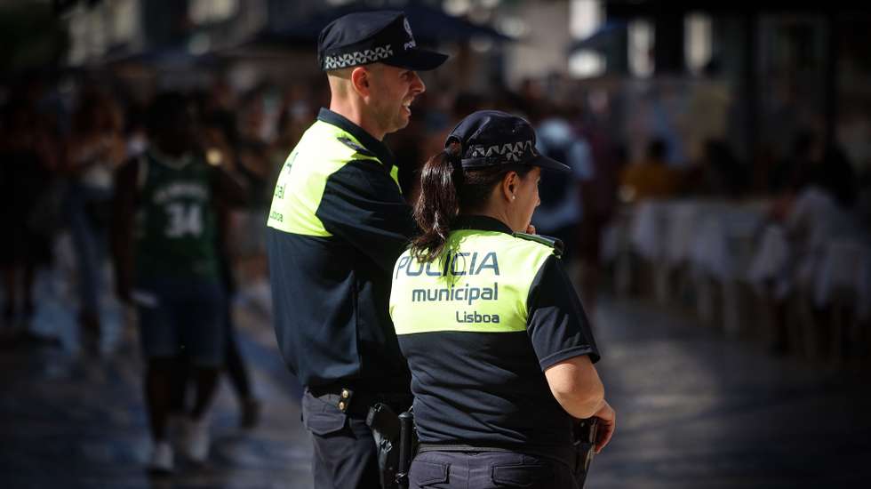 Agentes da Polícia Municipal na Baixa Pombalina, em Lisboa, 06 de agosto de 2024. Baixa. Polícia. Segurança. ANTÓNIO PEDRO SANTOS/LUSA