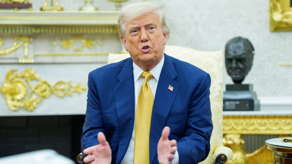 epa12241587 United States President Donald J. Trump gives remarks as he meets Bahrain's Prime Minister and Crown Prince Sheikh Salman bin Hamad al-Khalifa in the Oval Office of the White House in Washington, DC, USA, 16 July 2025.  EPA/AARON SCHWARTZ / POOL