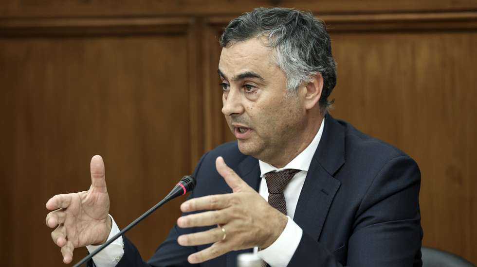 O ministro da Educação, Ciência e Inovação, Fernando Alexandre, durante a sua audição na Comissão de Educação e Ciência, na Assembleia da República em Lisboa, 16 de outubro de 2025. ANTÓNIO COTRIM/LUSA