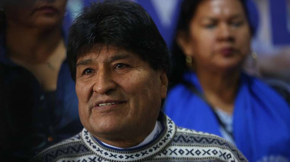 epa10914056 Former President Evo Morales participates in a press conference at the house of the Movement Al Socialism, MAS, in La Paz, Bolivia, 11 October 2023. The former president and leader of the ruling Movement towards Socialism (MAS), Evo Morales, denounced this 11 October a 'family business' between the president of the country, Luis Arce, with one of his sons, which Morales calls an act of 'corruption.'  EPA/LUIS GANDARILLAS
