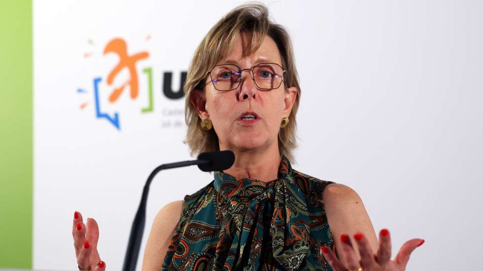 A futura Comissária Europeia e ex-ministra das Finanças, Maria Luís Albuquerque, discursa durante um jantar-conferência na Universidade de Verão Partido Social Democrata (PSD), que decorre até amanhã, 01 de setembro, numa unidade hoteleira, Castelo de Vide, 31 de agosto de 2024. NUNO VEIGA/LUSA