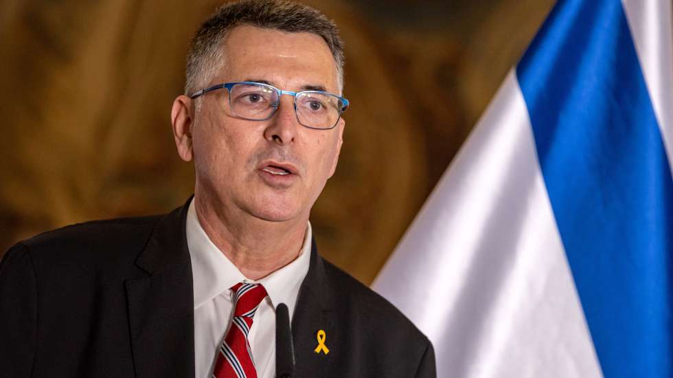 epa11745286 Israeli Foreign Minister Gideon Saar attends a joint press conference with the Czech foreign minister following their meeting at the Czernin Palace in Prague, Czech Republic, 28 November 2024.  EPA/MARTIN DIVISEK  ALTERNATIVE CROP