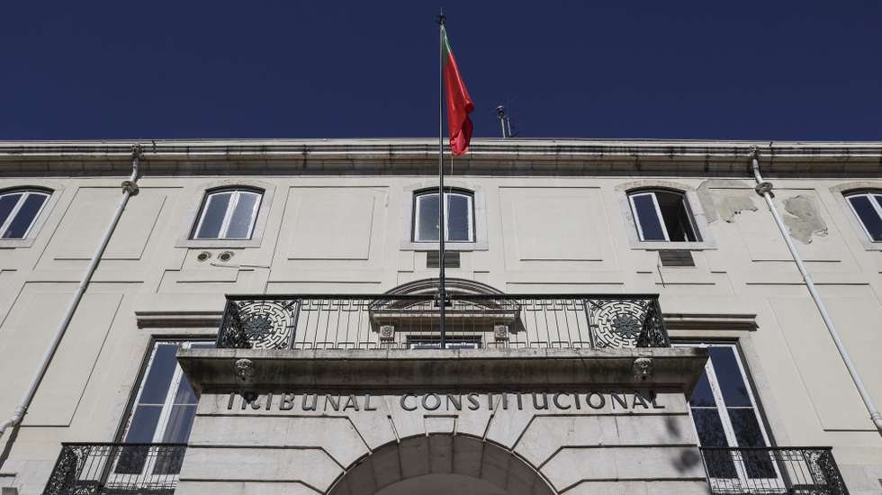 Pormenor da fachada do edifício do Tribunal Constitucional em Lisboa, 29 de abril de 2024. MIGUEL A. LOPES/LUSA