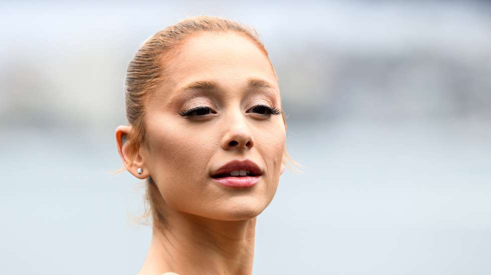 epa11701758 Wicked cast member Ariana Grande poses for a photograph during a media call at Mrs. Macquarie's Chair in Sydney, Australia, 05 November 2024.  EPA/BIANCA DE MARCHI  AUSTRALIA AND NEW ZEALAND OUT