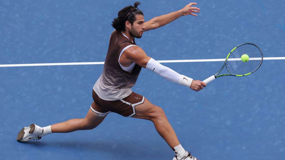 epa13212789 Carlos Alcaraz of Spain in action against Yibing Wu of China during the Men's Singles round 3 of the US Open Tennis Championships in Flushing Meadows, New York, USA, 04 September 2026.  EPA/BRIAN HIRSCHFELD