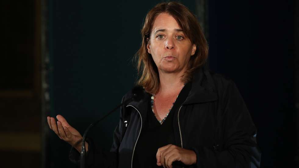 A coordenadora do Bloco de Esquerda, Catarina Martins, durante a intervenção no comício de verão do BE, com os candidatos às Assembleias Municipais de Mortágua, Carregal do Sal e Santa Comba Dão, em Santa Comba Dão, 25 de agosto de 2021. PAULO NOVAIS/LUSA