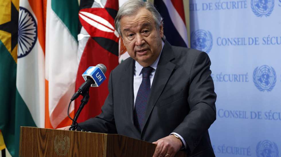 epa09777631 United Nations Secretary General Antonio Guterres briefs reporters on the situation on the Ukraine-Russia borders, at United Nations headquarters in New​ York, New York, USA, 22 February 2022.  EPA/JASON SZENES
