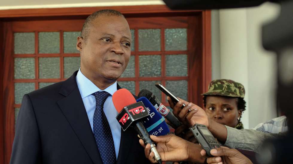 O ministro da Defesa Nacional de Moçambique, Jaime Neto, fala aos jornalistas durante a visita ao Estado-Maior General das Forças Armadas de Defesa, em Maputo, Moçambique, 22 de janeiro de 2020. ANTÓNIO SILVA/LUSA
